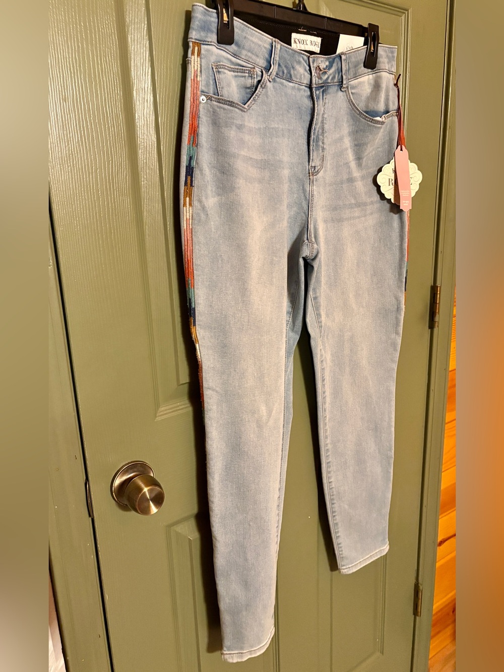 NWT-Knox Rose Light Wash Skinny Jeans with Embroidered Multicolor Side Trim